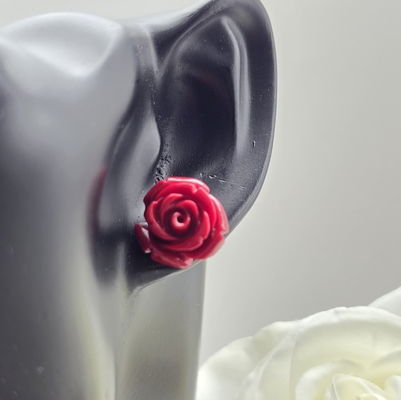 ❤️ ROSANNA STUD EARRINGS - Picture 7 of 10